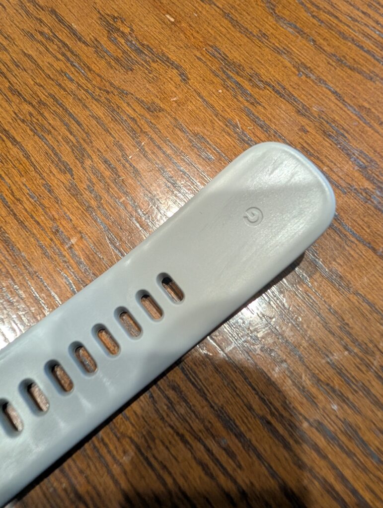 Pixel Watch 3アクティブバンドのテカリ部分