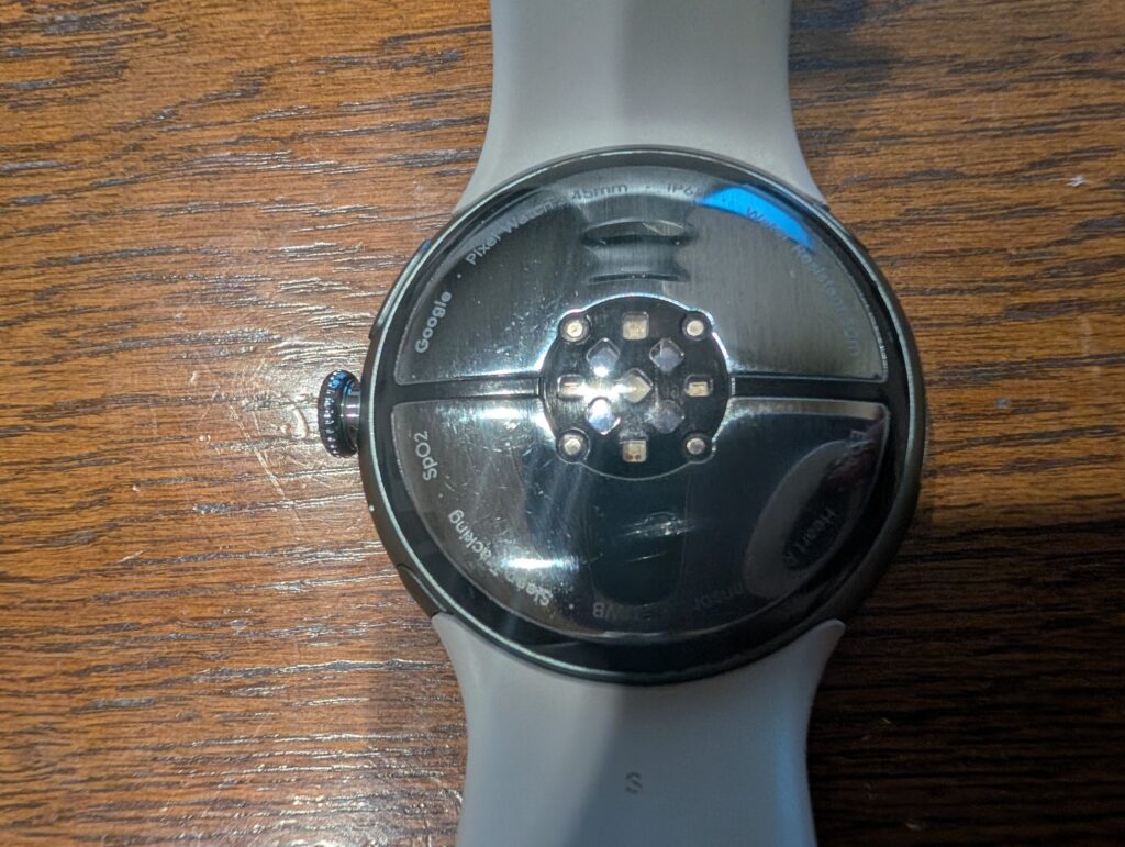 Pixel Watch 3裏面の充電部